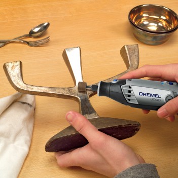 Coffret de 150 accessoires multi-usage 724 Dremel