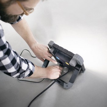 Mobiler Bluetooth LED Baustrahler TORAN 5000lm + Bau Teleskop Stativ Brennenstuhl