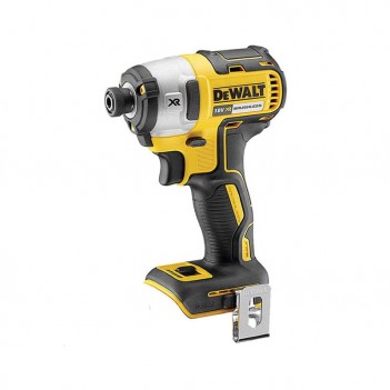Set mit 8 Maschinen 18V + 4 Batterien 5.0Ah + Trolley DCK853P4 DeWalt
