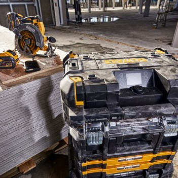 TSTAK Akku- u.Netzradio mit Ladefunktion DWST1-81078 DeWalt