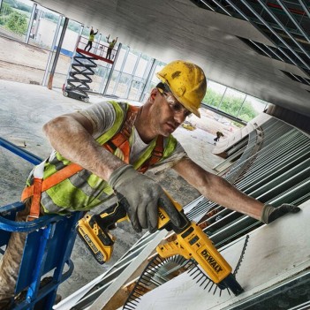 Bürstenloser Akku-Trockenbauschrauber 18,0V + Akkus DCF620D2K DeWalt