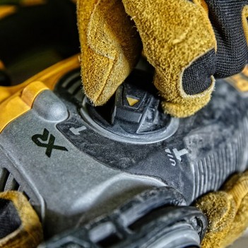 18V SDS-plus Akku-Kombihammer + 2 Akkus DCH274 DeWalt