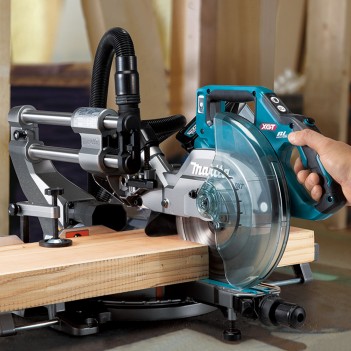 Gehrungs– und Kappsäge Ø 216 mm 40Vmax XGT LS002GZ01 Makita