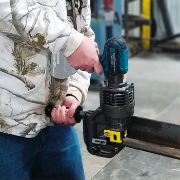 Poinçonneuse à accu 18V DPP200ZK Makita