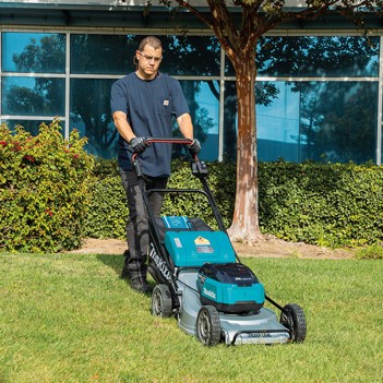 Akku-Rasenmäher 53cm 36V 2x18V mit Radantrieb DLM533Z Makita
