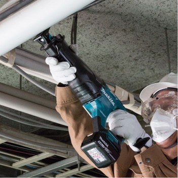 Scie sabre 18V Makita (avec ou sans accus) DJR187