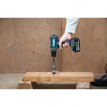 Set Perceuse frappeuse 18V avec accessoires DHP482RFX3 Makita