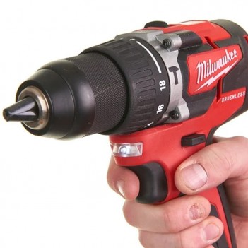 18V Schlagbohrmaschine + 2 Akkus M18 CBLPD-422C Milwaukee
