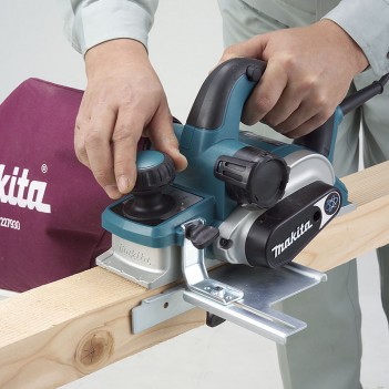 Elektrischer Einhand-Falzhobel 82 mm 850W KP0810J Makita