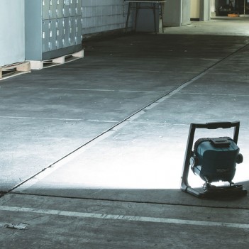Lampe de chantier LED 14.4V / 18V DEADML805 Makita