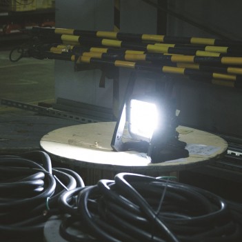 LED-Baulampe 14.4V / 18V DEADML805 Makita