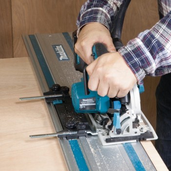 Scie circulaire Ø 165 mm 18V DHS680 Makita