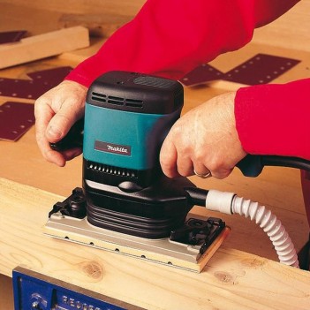 Ponceuse vibrante 115 x 229 mm Makita 9046J 1