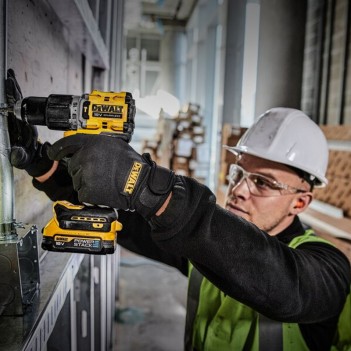 Perceuse visseuse à percussion XR 18V + 2 Accus 1,7Ah DCD805E2T DeWalt