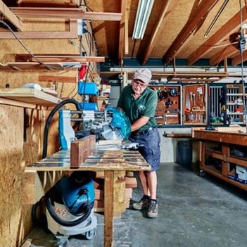 Gehrungs– und Kappsäge Ø 305/30 mm mit Laserlinie LS1219L Makita