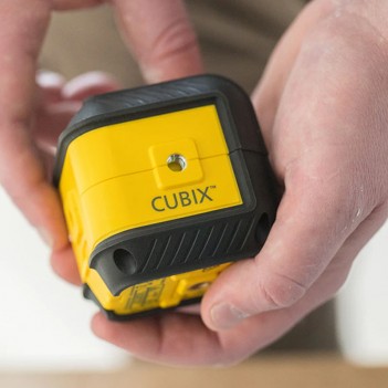 Niveau laser croix CUBIX rouge STHT77498-1 Stanley