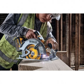 Scie circulaire 190mm 18V XR DCS573NT DeWalt