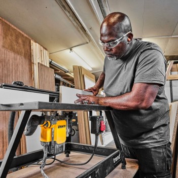 Défonceuse 2300W DWE627KT DeWalt