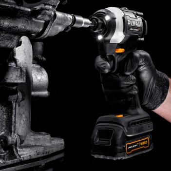 DeWalt Ultra-Kompakt-Schlagschrauber XR 18V + 2 Akkus McLAREN Edition DCF85ME2GT