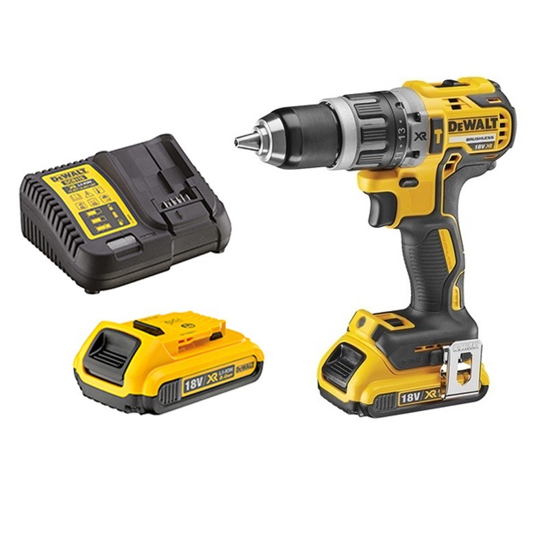 Perceuse/Visseuse à percussion XR 18V + 2 Accus DCD796 DeWalt Perceuse/Visseuse à percussion XR 18V + 2 Accus DCD796 DeWalt