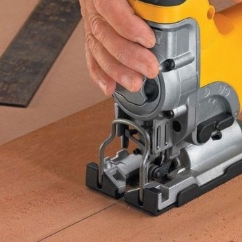 Motorgriff-pendelhub-stichsäge 701W DW333KT DeWalt