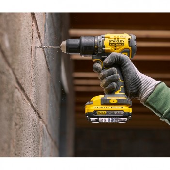 Perceuse visseuse à percussion V20 18V + 2 accus 2Ah SFMCD715D2K Stanley