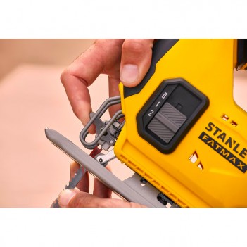 Scie sauteuse V20 18V SFMCS600B Stanley