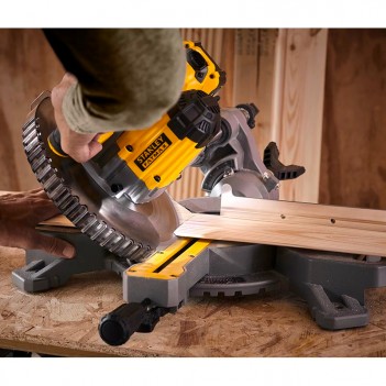 Akku-Paneelsäge 190mm V20 18V SFMCS701M1 Stanley