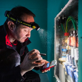 Batteriebetriebene Stirnlampe H5R Work Ledlenser