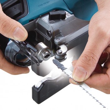 Scie sauteuse orbitale Makita 4351FCTJ