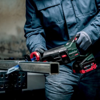Akku-säbelsäge 18V 32mm SSEP 18 LT BL Metabo