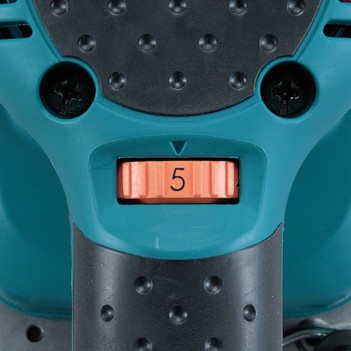 Ponceuse vibrante 93x185 mm Makita BO3710 3