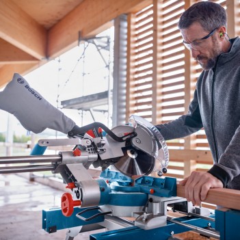 Akku-Kapp- und Gehrungssäge BITURBO GCM 18V-254 D Bosch