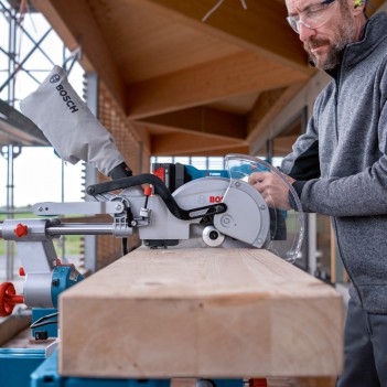 Scie à onglets radiale sans-fil BITURBO GCM 18V-254 D Bosch