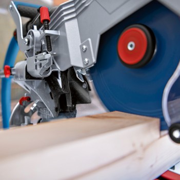 Akku-Kapp- und Gehrungssäge BITURBO GCM 18V-216 DC Bosch