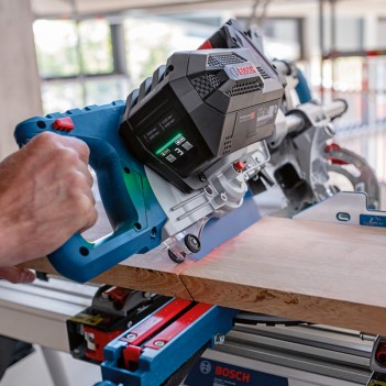 Scie à onglets radiale sans-fil BITURBO GCM 18V-216 DC Bosch