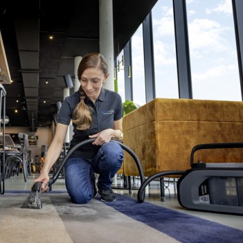 Akku-Teppichreinigungsmaschine Injektion-Extraktion Puzzi 2/1 Bp Kärcher