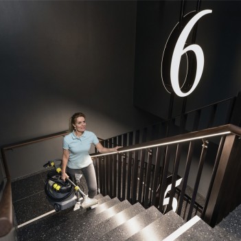 Nettoyeur à moquette injection-extraction Puzzi 8/1 Adv Kärcher