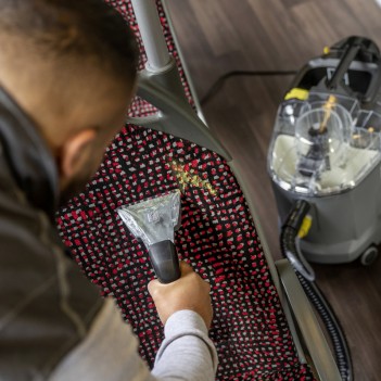 Nettoyeur à moquette injection-extraction Puzzi 8/1 Adv Kärcher