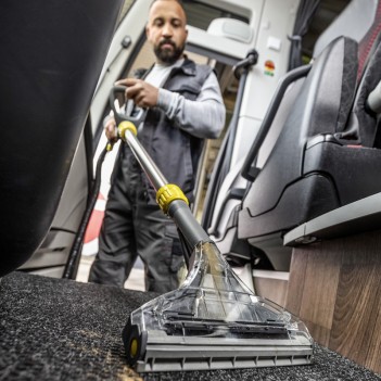 Nettoyeur à moquette injection-extraction Puzzi 8/1 Adv Kärcher