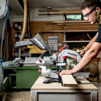 Akku-Kappsäge KGS 18 LTX BL 254 18V + 2 Akkus 8Ah LiHD Metabo