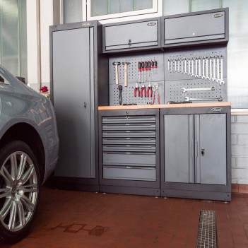 Perforiertes Wandpaneel mit Netzteil V6000 Vigor