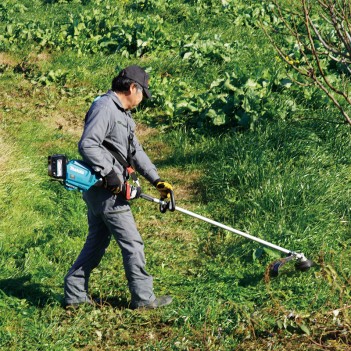 Akku-Freischneider 40V XGT UR014GZ Makita