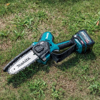 Scie d’élagage 15 cm 40V XGT UC029GZ Makita