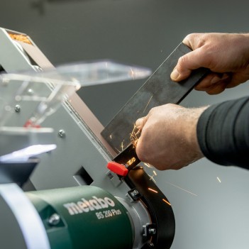 Touret combiné meule et ponceuse à bande 600W BS 200 PLUS Metabo