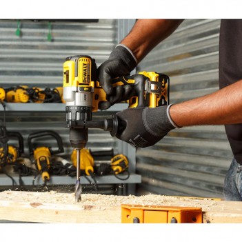 Perceuse à percussion XRP 18V + 3 Accus 5Ah DCD996P3 DeWalt
