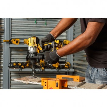 Perceuse à percussion XRP 18V + 3 Accus 5Ah DCD996P3 DeWalt
