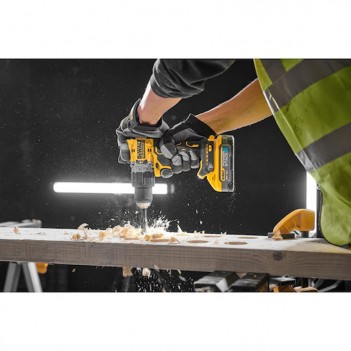 Perceuse visseuse à percussion XR 18V + 2 Accus 5Ah POWERSTACK DCD805H2T DeWalt