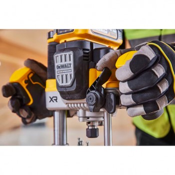 Défonceuse Affleureuse XR 18V 8-12 mm DCW620NT DeWalt