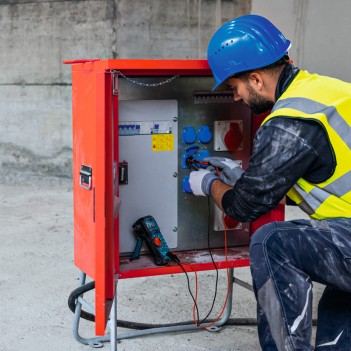 Multimètre numérique GDM 600-15 Professional + MH 1 Bosch